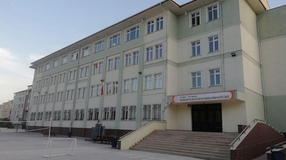Bezmialem Valide Sultan Kız Anadolu İmam Hatip Lisesi Fotoğrafı